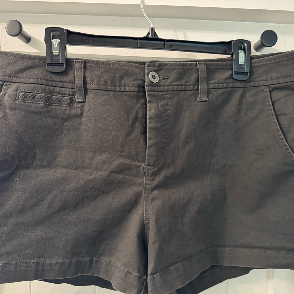 Market & Spruce Charcoal Women's Bermudas
